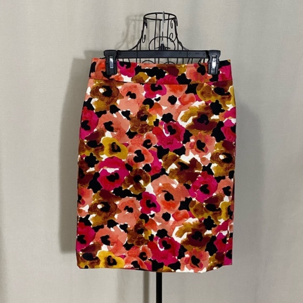 ANN TAYLOR Watercolor Floral Pencil Skirt